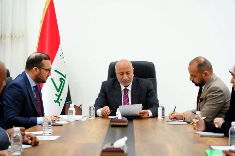 محافظ كربلاء يوجّه بمعالجات عاجلة لإنهاء تعثر مشروع مجمع الفردوس السكني