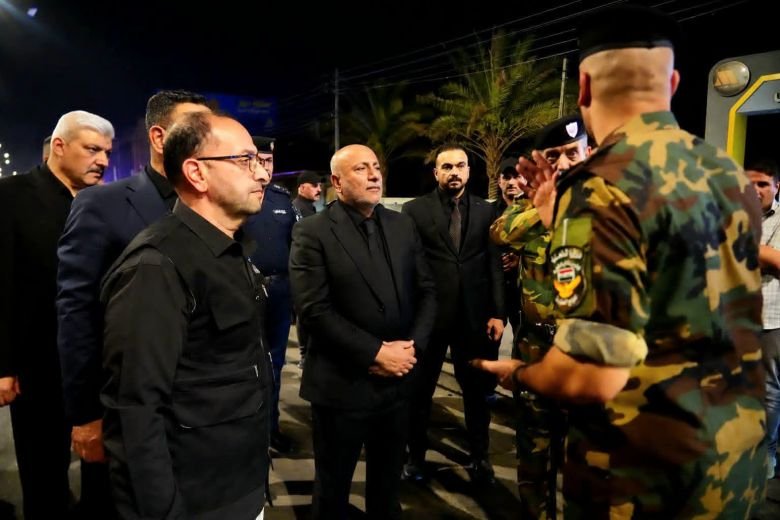 جولة ميدانية ليلية لمسؤولين عراقيين.