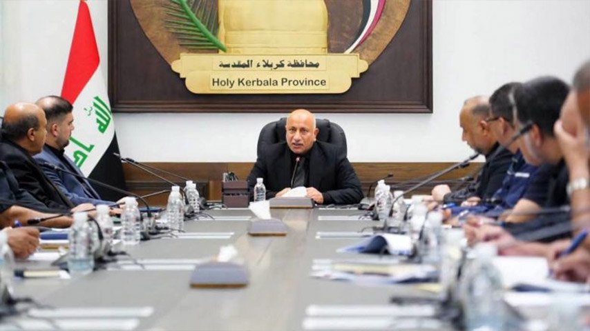 اجتماع رسمي في محافظة كربلاء المقدسة بحضور المحافظ وعدد من المسؤولين.